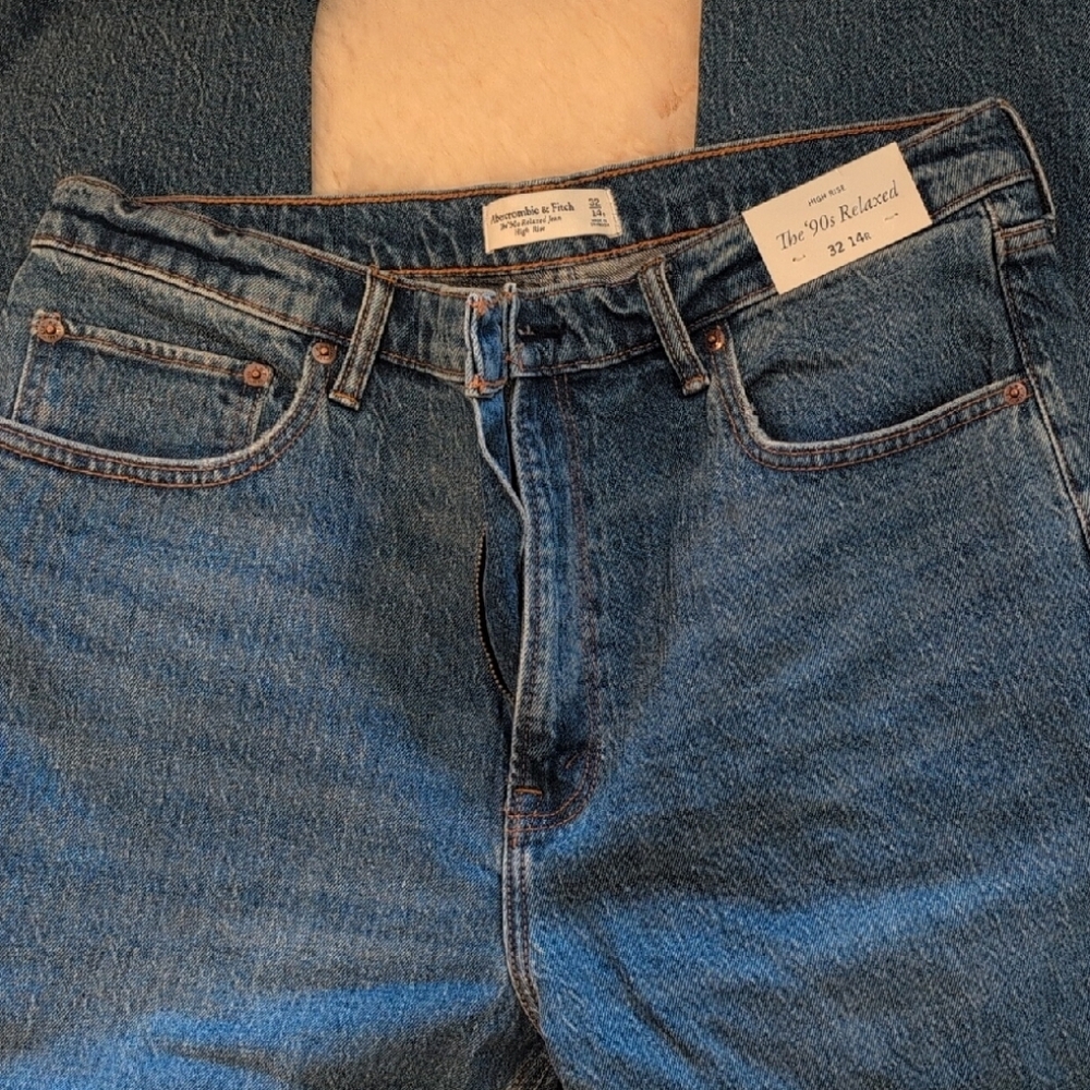 Abercrombie Women's 90s Relaxed Jeans